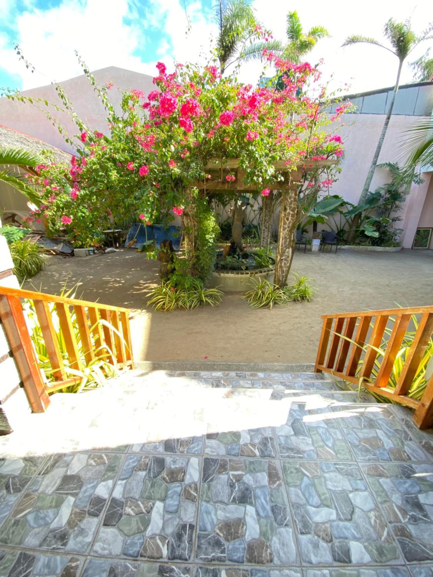 Nigi Nigi Too Beach Resort Balabag  Buitenkant foto